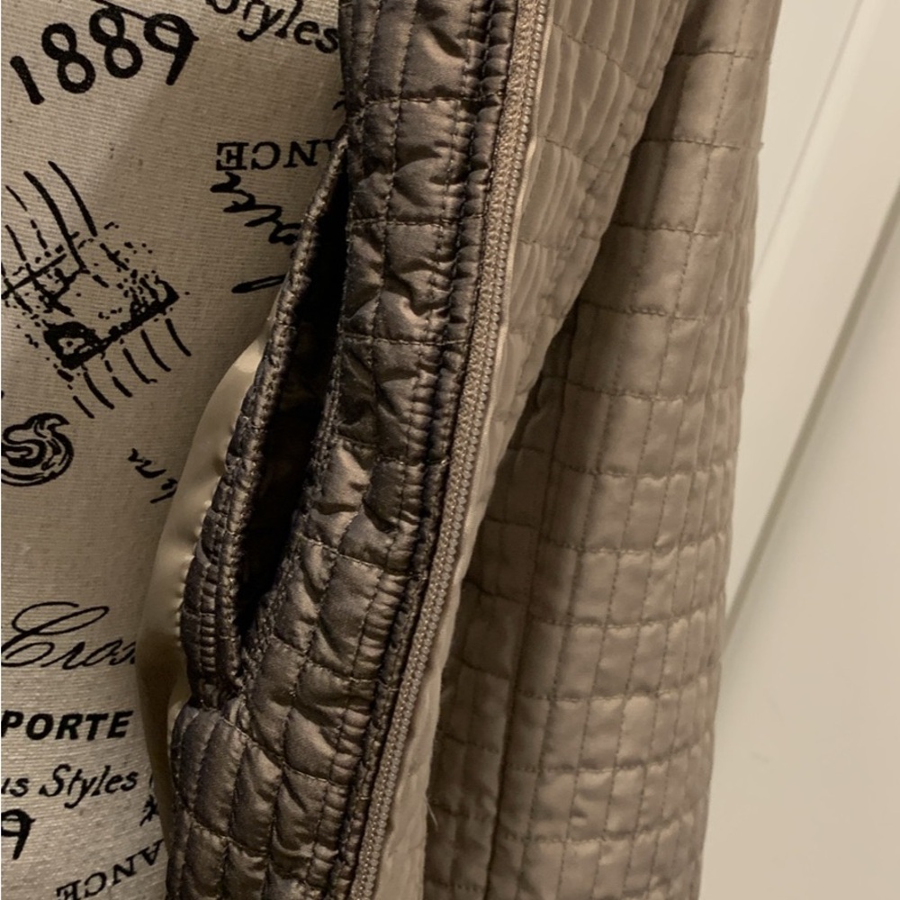 Portrait  Quilted Tan Jacket size small - Picture 6 of 12